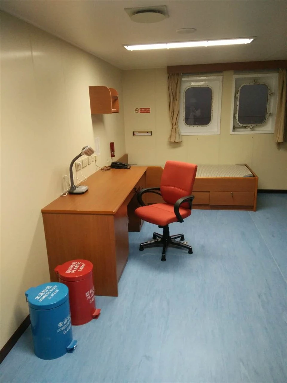 Marine Wooden Office Desk manufacturers
